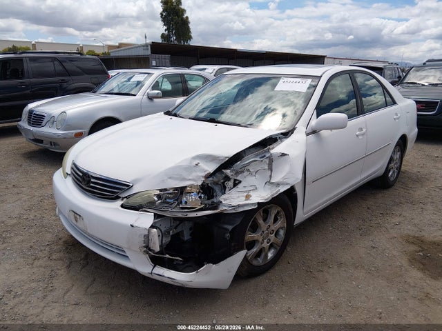 2005 Toyota Camry Xle მანქანა იყიდება აუქციონზე, vin: 4T1BE32K15U566139, აუქციონის ნომერი: 45224432