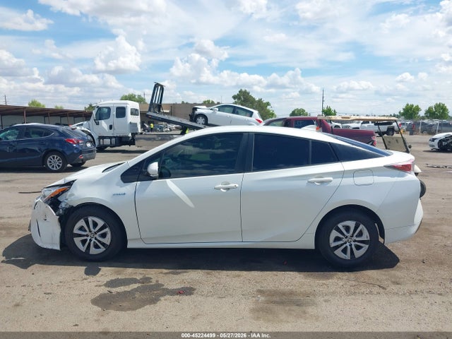 JTDKARFU0H3532444 Toyota Prius Two Eco
