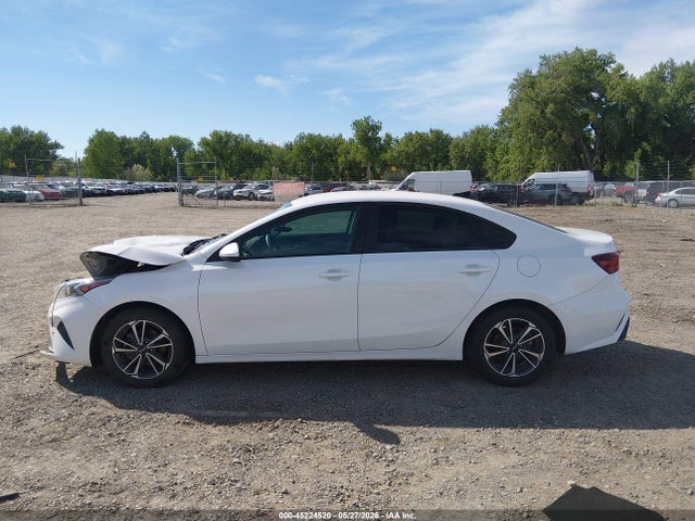 45224520 :رقم المزاد ، 3KPF24AD3NE460331 vin ، 2022 Kia Forte Lxs مزاد بيع