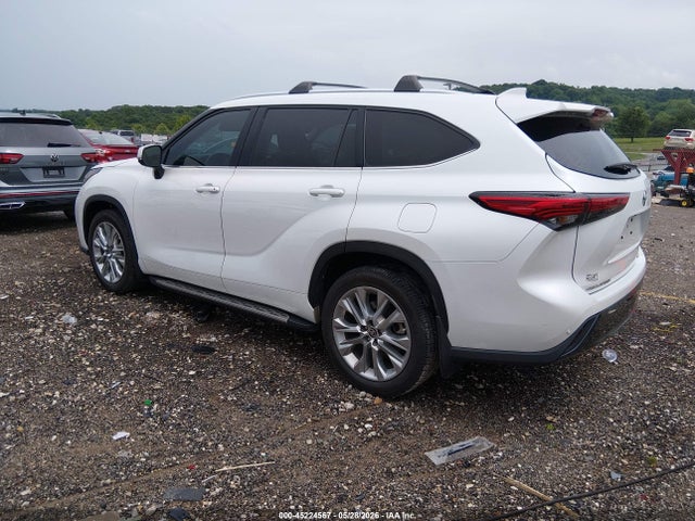 Toyota Highlander Limited 2022 5TDYZRAH9NS106890 Image 3