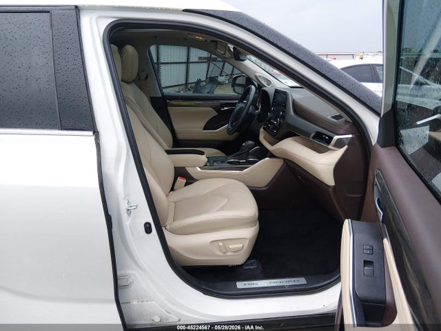Toyota Highlander Limited 2022 5TDYZRAH9NS106890 Image 5