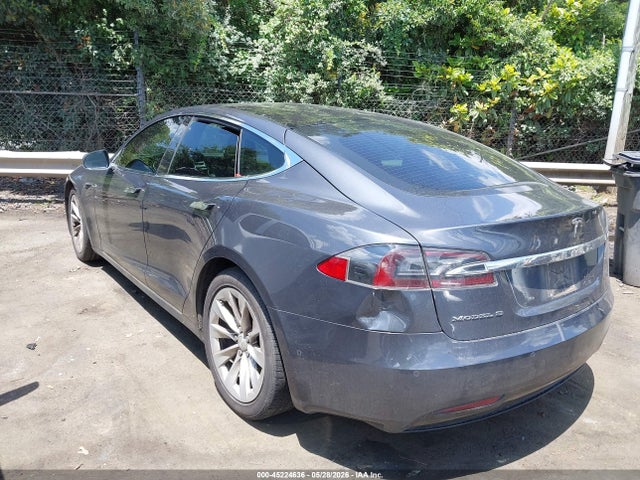 45224636 :رقم المزاد ، 5YJSA1E29HF204606 vin ، 2017 Tesla Model S مزاد بيع