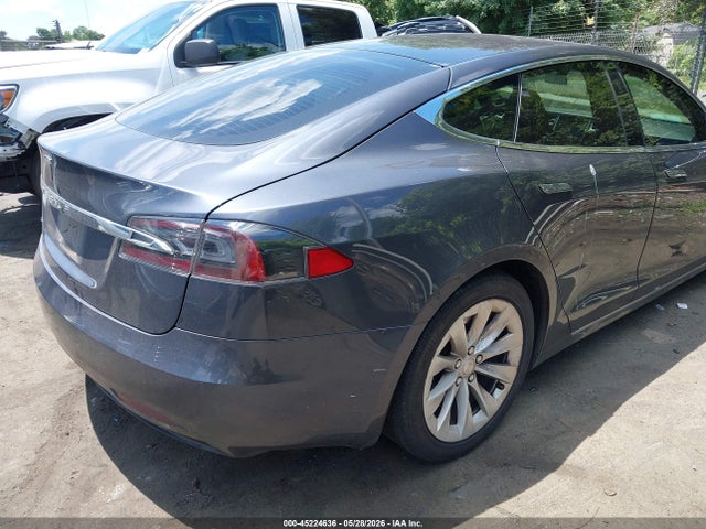 45224636 :رقم المزاد ، 5YJSA1E29HF204606 vin ، 2017 Tesla Model S مزاد بيع