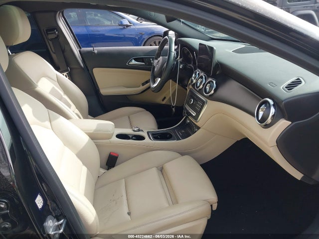 WDCTG4EBXKU009630 Mercedes-Benz GLA 250