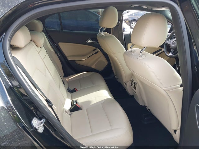 WDCTG4EBXKU009630 Mercedes-Benz GLA 250