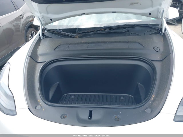 45224675 :رقم المزاد ، 7SAYGDEF5NF461905 vin ، 2022 Tesla Model Y Performance Dual Motor All-wheel Drive مزاد بيع