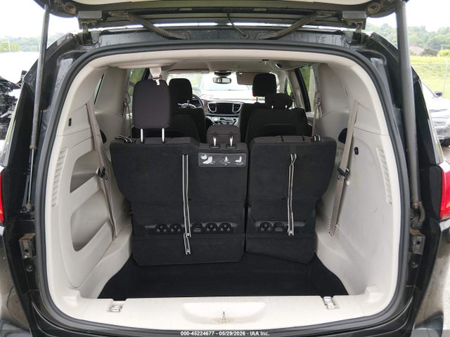 Продажа на аукционе авто 2017 Chrysler Pacifica Touring Plus, vin: 2C4RC1BG4HR769956, номер лота: 45224677