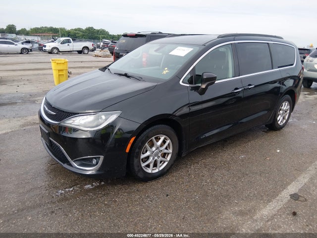 Продажа на аукционе авто 2017 Chrysler Pacifica Touring Plus, vin: 2C4RC1BG4HR769956, номер лота: 45224677