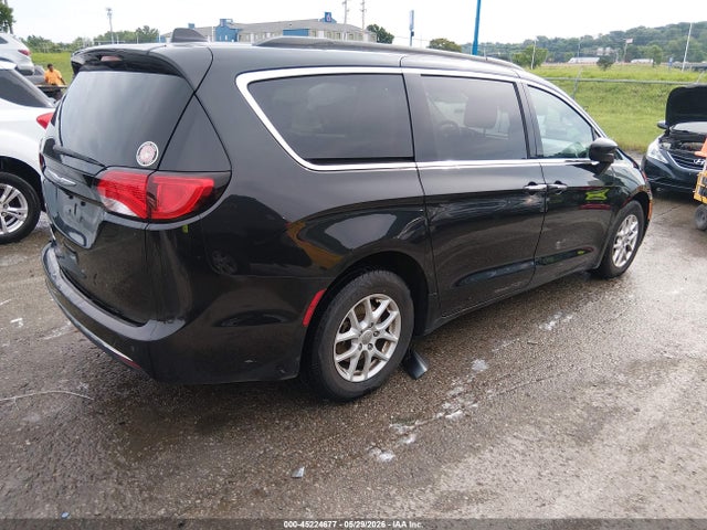 Продажа на аукционе авто 2017 Chrysler Pacifica Touring Plus, vin: 2C4RC1BG4HR769956, номер лота: 45224677
