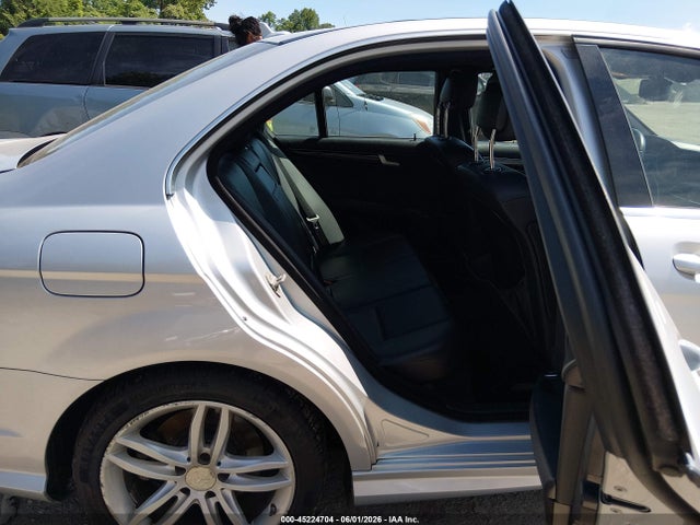 45224704 :رقم المزاد ، WDDGF4HB0EG223394 vin ، 2014 Mercedes-benz C 250 Sport مزاد بيع