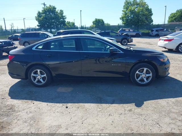 1G1ZB5STXHF225968 Chevrolet MALIBU LS