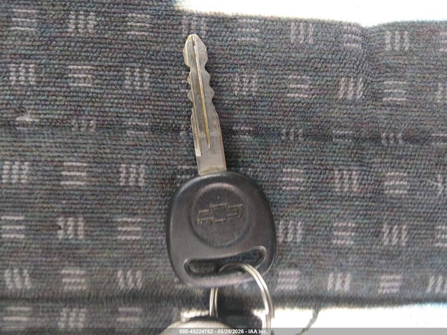 Aukcja sprzedaży 2000 Chevrolet Blazer Ls, vin: 1GNCT18W8YK192133, numer aukcji: 45224752