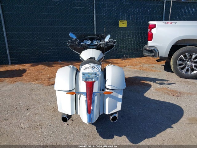 5VPYW36N2G3045957 Victory Motorcycles Magnum