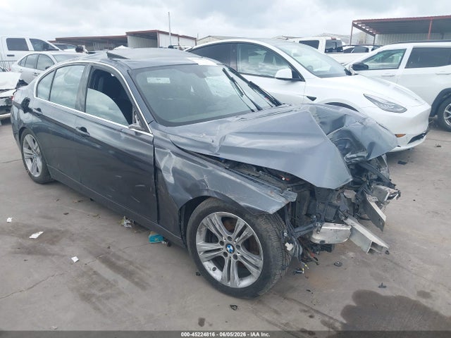 45224816 :رقم المزاد ، WBA8B9G37HNU56865 vin ، 2017 Bmw 330i مزاد بيع