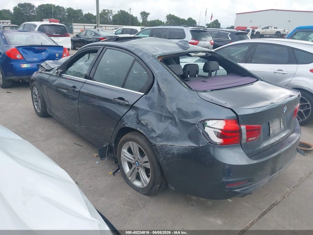 45224816 :رقم المزاد ، WBA8B9G37HNU56865 vin ، 2017 Bmw 330i مزاد بيع