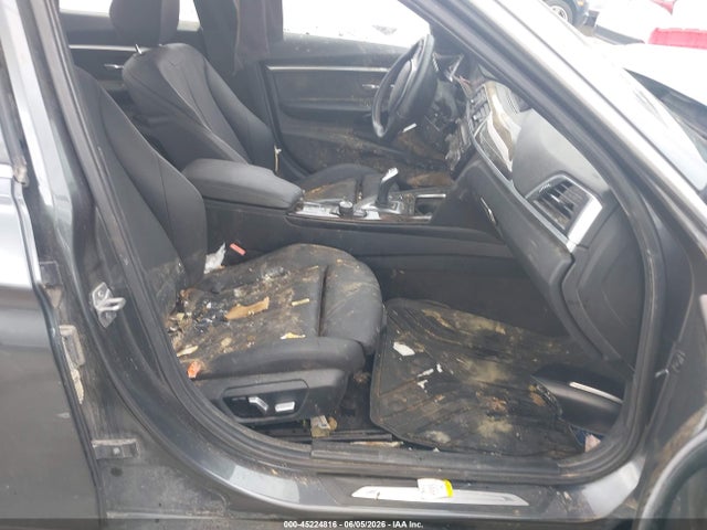 45224816 :رقم المزاد ، WBA8B9G37HNU56865 vin ، 2017 Bmw 330i مزاد بيع