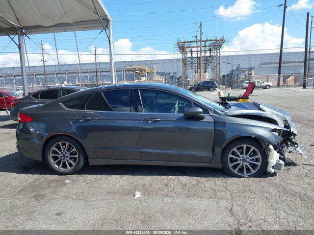 3FA6P0HDXHR242311 Ford FUSION SE