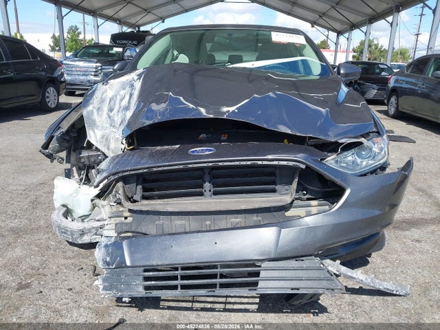 3FA6P0HDXHR242311 Ford FUSION SE