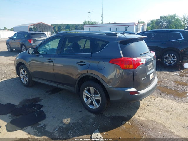 45224889 :رقم المزاد ، 2T3RFREV3FW302157 vin ، 2015 Toyota Rav4 Xle مزاد بيع