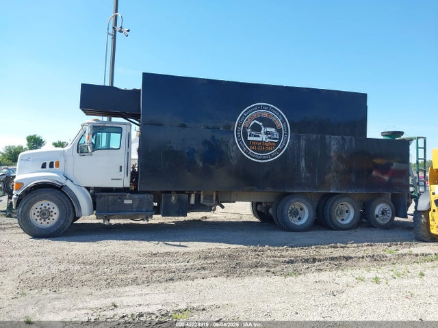 Auction sale of the 2000 Sterling Truck Lt 9500, vin: 2FZNEWEB8YAH04036, lot number: 45224916