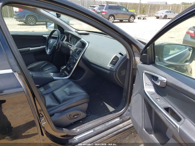 Продаж на аукціоні авто 2014 Volvo Xc60 T6 R-design, vin: YV4902DZ4E2522151, номер лоту: 45224917