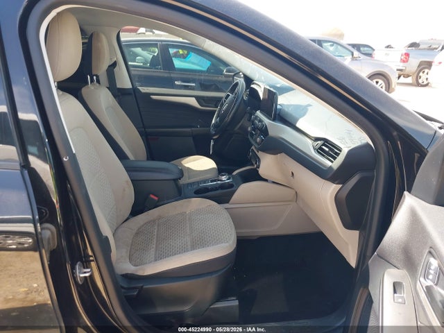45224990 :رقم المزاد ، 1FMCU0G69NUB38174 vin ، 2022 Ford Escape Se مزاد بيع