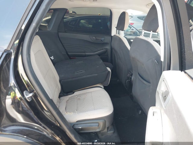 45224990 :رقم المزاد ، 1FMCU0G69NUB38174 vin ، 2022 Ford Escape Se مزاد بيع