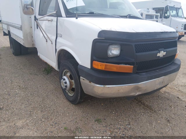 2004 Chevrolet Express Cutaway Base W/c7l/c7n მანქანა იყიდება აუქციონზე, vin: 1GBJG31U641222582, აუქციონის ნომერი: 45225035