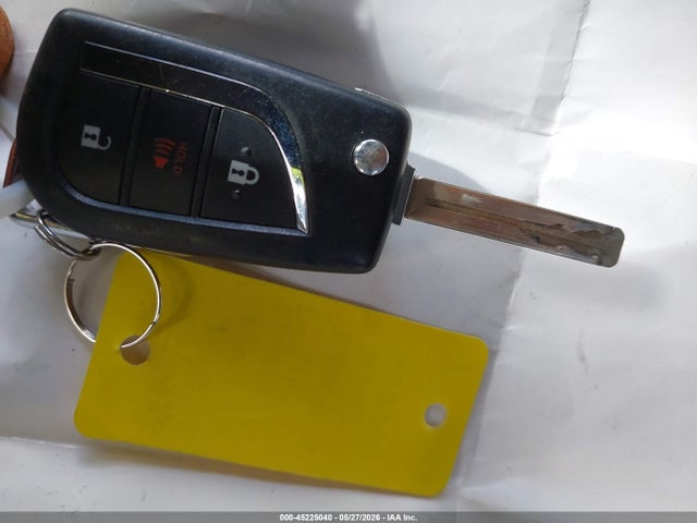45225040 :رقم المزاد ، JTNKARJE1JJ562808 vin ، 2018 Toyota Corolla Im مزاد بيع
