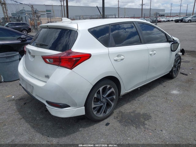 45225040 :رقم المزاد ، JTNKARJE1JJ562808 vin ، 2018 Toyota Corolla Im مزاد بيع