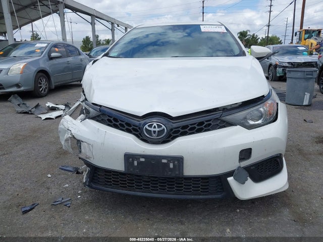 45225040 :رقم المزاد ، JTNKARJE1JJ562808 vin ، 2018 Toyota Corolla Im مزاد بيع