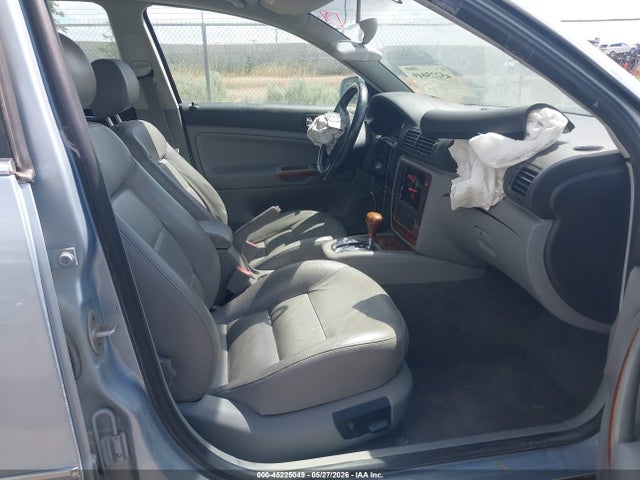 Продажа на аукционе авто 2001 Volkswagen Passat Glx, vin: WVWWH63BX1E263880, номер лота: 45225049