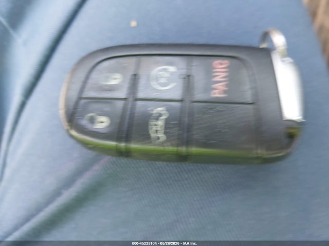 45225104 :رقم المزاد ، 1C3CCCABXFN600188 vin ، 2015 Chrysler 200 Limited مزاد بيع