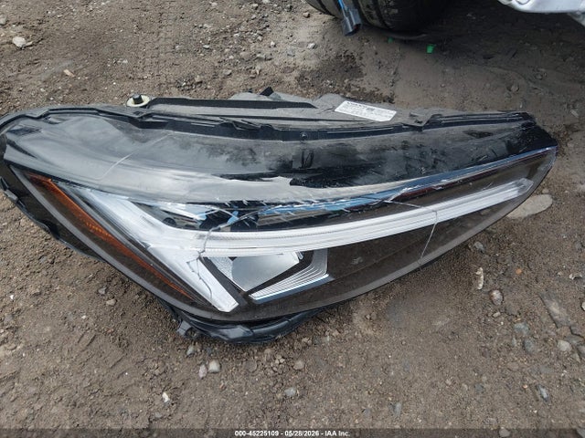 Продажа на аукционе авто 2026 Volvo Xc40 Core, B5 Awd Gas (mild Hybrid), Dark, vin: YV4L12UK6T2665427, номер лота: 45225109