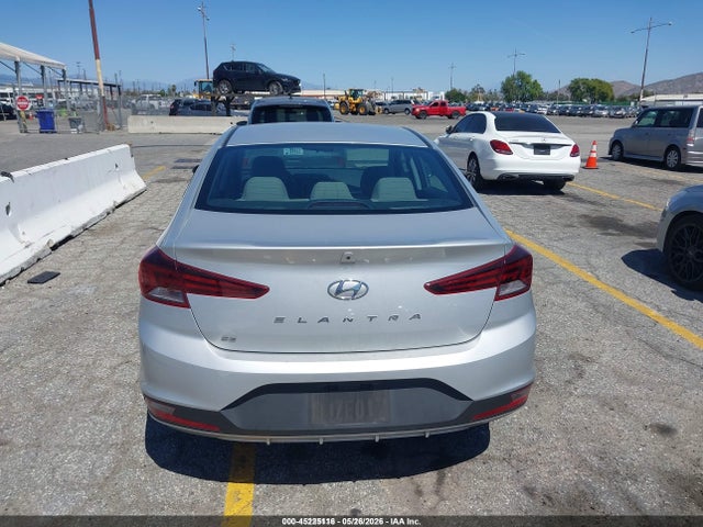 Hyundai ELANTRA SE 2019 5NPD74LFXKH495933 Image 17