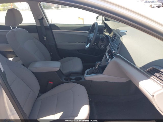 Hyundai ELANTRA SE 2019 5NPD74LFXKH495933 Image 5