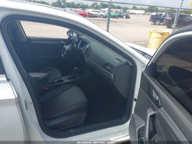Продажа на аукционе авто 2019 Volkswagen Jetta 1.4t R-line/1.4t S/1.4t Se, vin: 3VWCB7BU2KM128852, номер лота: 45225150