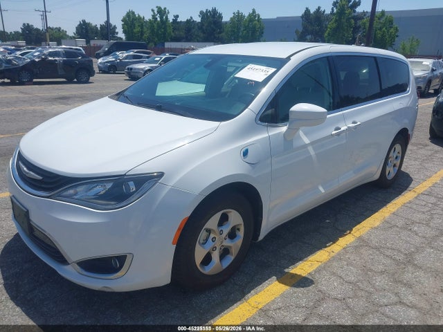 Chrysler Pacifica Hybrid Touring Plus 2018 2C4RC1H79JR306918 Image 2