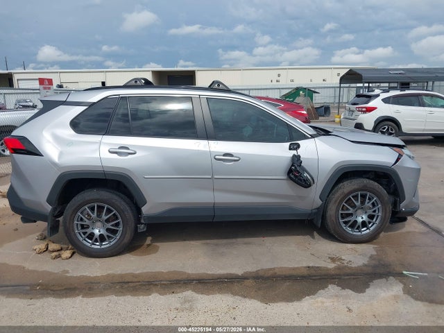 2T3W1RFV9RC284771 Toyota Rav4 Xle