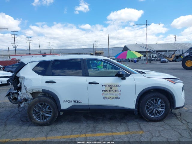 5N1BT3AA4SC781644 Nissan Rogue S Fwd