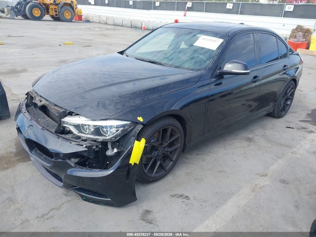 BMW 330e Iperformance 2017 WBA8E1C55HK480048 Image 2