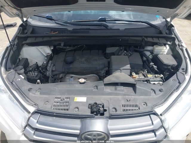 45225274 :رقم المزاد ، 5TDZARFH1JS039281 vin ، 2018 Toyota Highlander Le مزاد بيع
