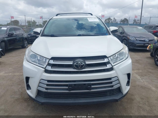 45225274 :رقم المزاد ، 5TDZARFH1JS039281 vin ، 2018 Toyota Highlander Le مزاد بيع