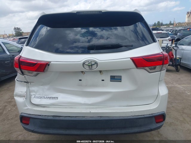 45225274 :رقم المزاد ، 5TDZARFH1JS039281 vin ، 2018 Toyota Highlander Le مزاد بيع
