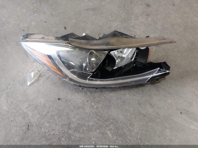 Hyundai ELANTRA SEL 2018 5NPD84LF4JH328558 Image 12
