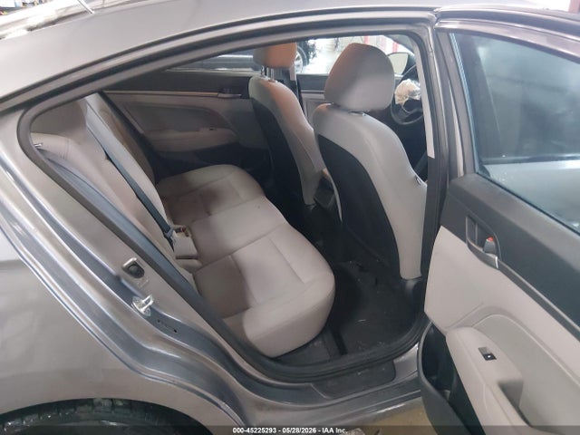 Hyundai ELANTRA SEL 2018 5NPD84LF4JH328558 Image 8