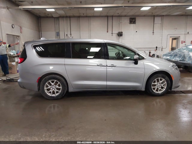 Chrysler Voyager Lx 2020 2C4RC1CG5LR190210 Image 13