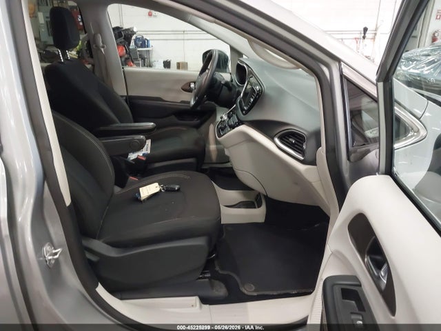 Chrysler Voyager Lx 2020 2C4RC1CG5LR190210 Image 5