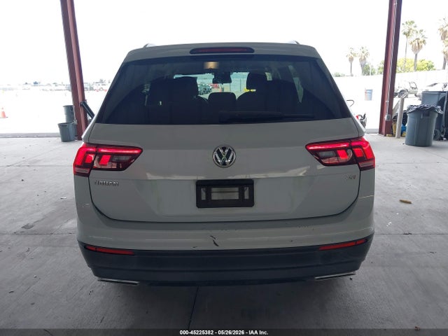 3VV1B7AX9JM082071 Volkswagen Tiguan 2.0t S