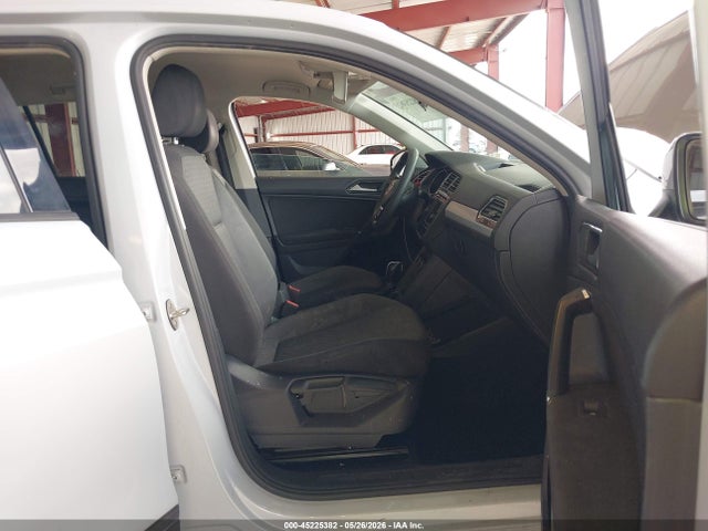 3VV1B7AX9JM082071 Volkswagen Tiguan 2.0t S